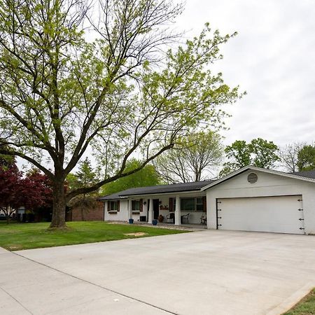 Private Basement Retreat Apartment Saint Charles Exterior photo